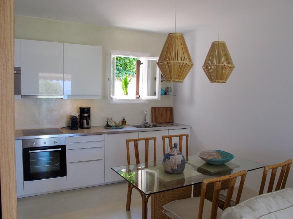 Seafront Calista Beach House With Garden Glyfada  Ngoại thất bức ảnh