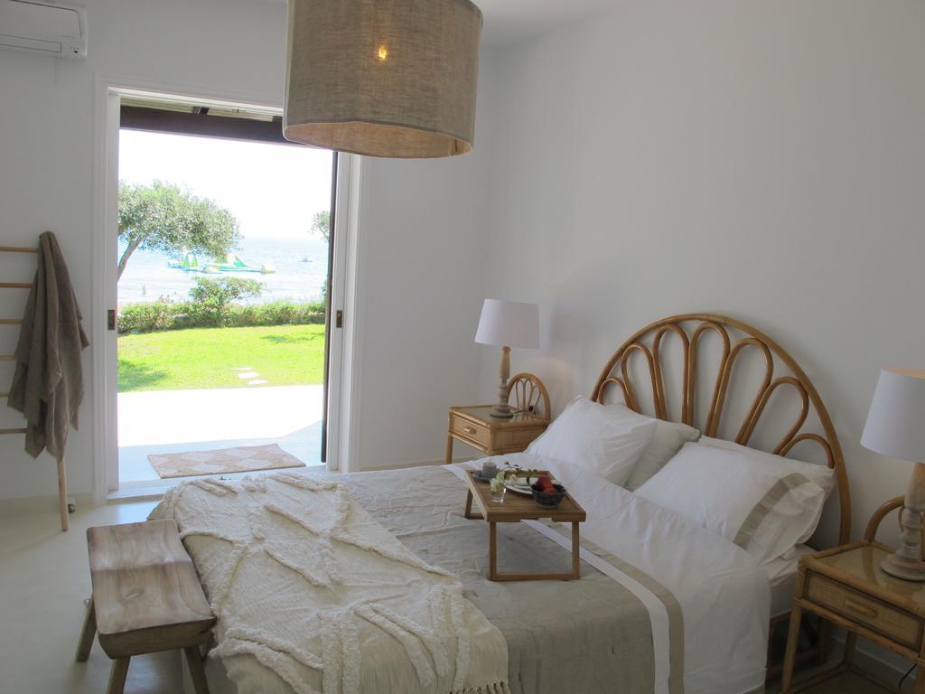 Seafront Calista Beach House With Garden Glyfada  Ngoại thất bức ảnh