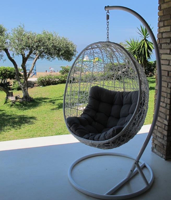 Seafront Calista Beach House With Garden Glyfada  Ngoại thất bức ảnh