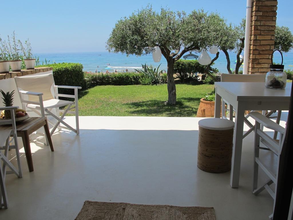 Seafront Calista Beach House With Garden Glyfada  Ngoại thất bức ảnh