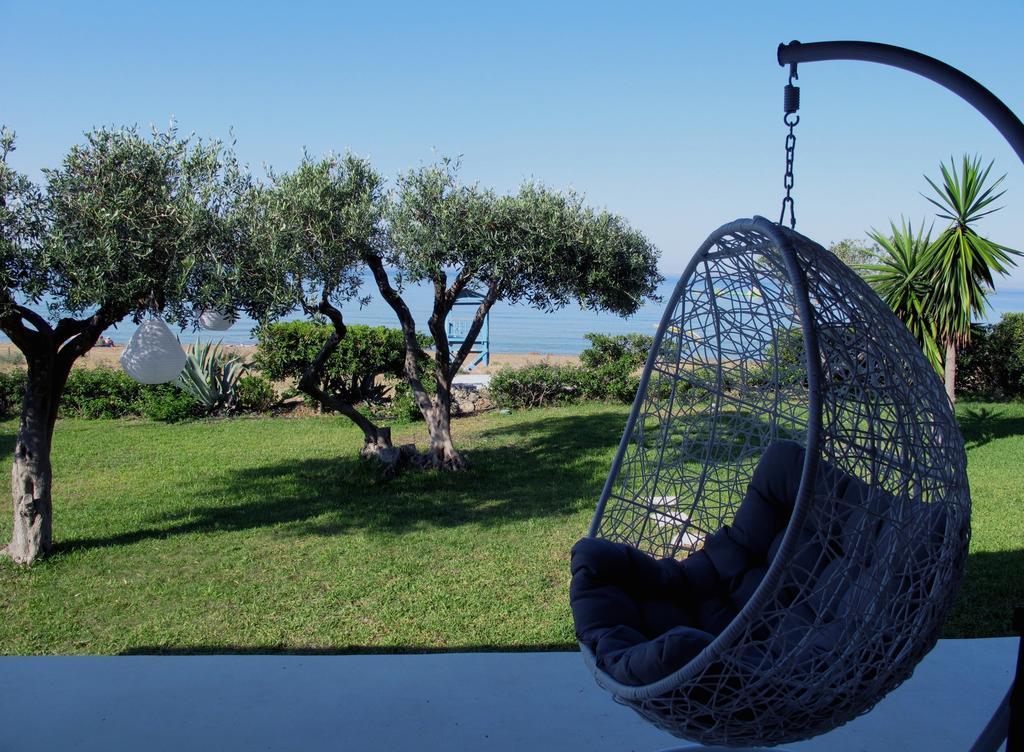 Seafront Calista Beach House With Garden Glyfada  Ngoại thất bức ảnh