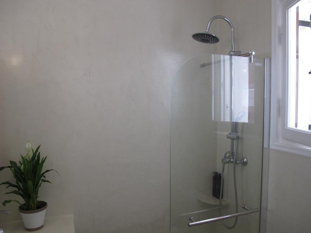 Seafront Calista Beach House With Garden Glyfada  Ngoại thất bức ảnh